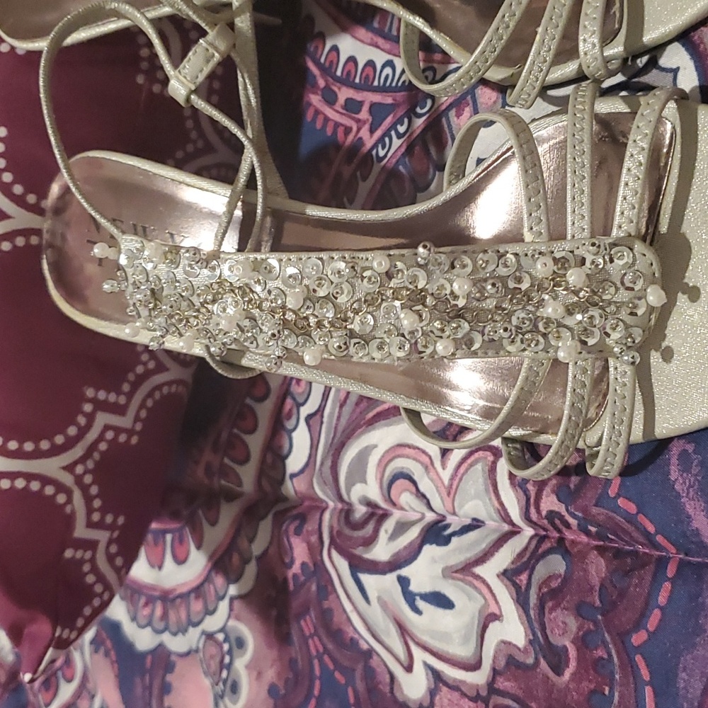Shoes - Picture 2 of 4